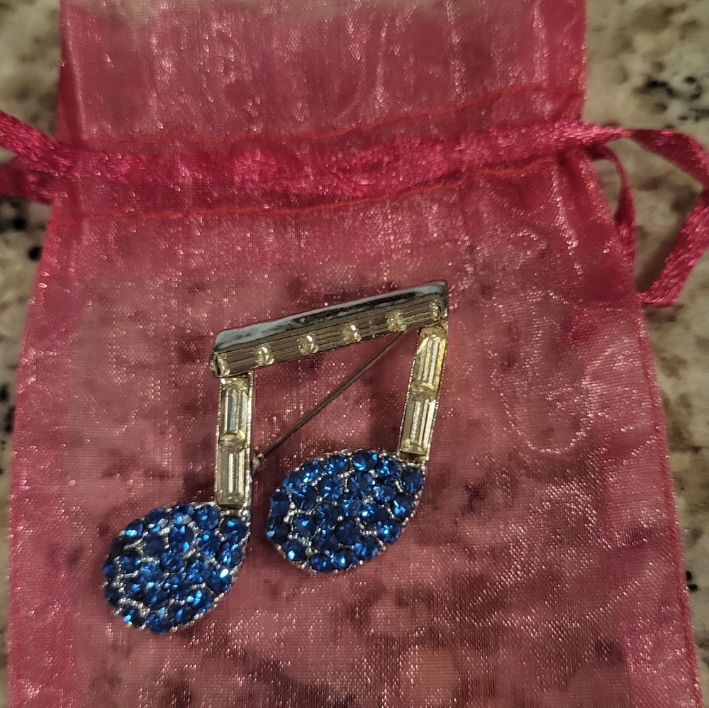 Blue Crystal Musical Note Brooch.  Beautiful. Vintage. Music
